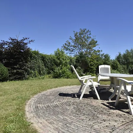 Spacious Holiday In With Garden